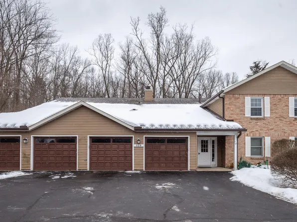 326 Riverview Dr, Delafield, WI 53018