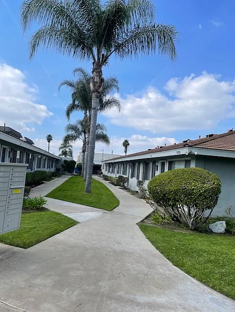 Building Photo - Villa Palms Apartments
