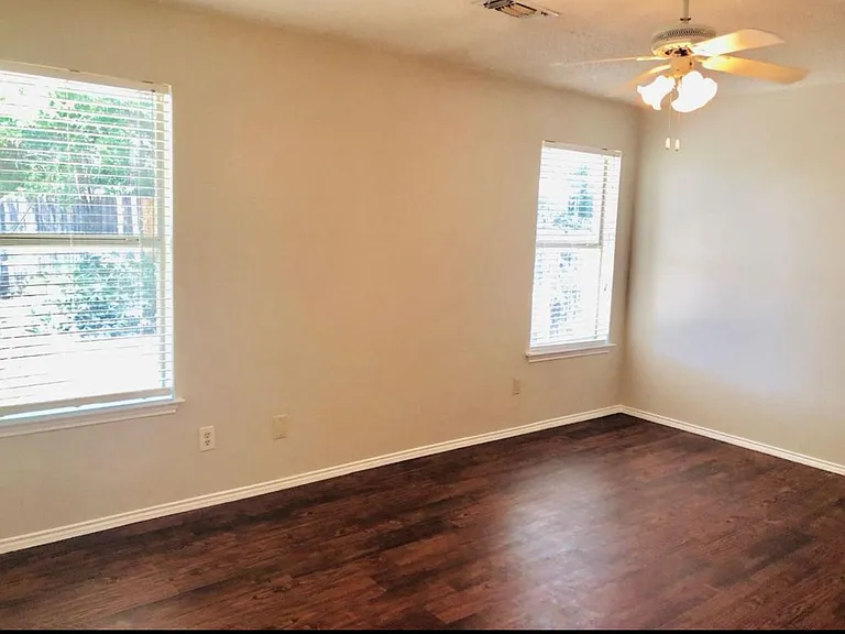5902 Lakey Dr — Photo 16