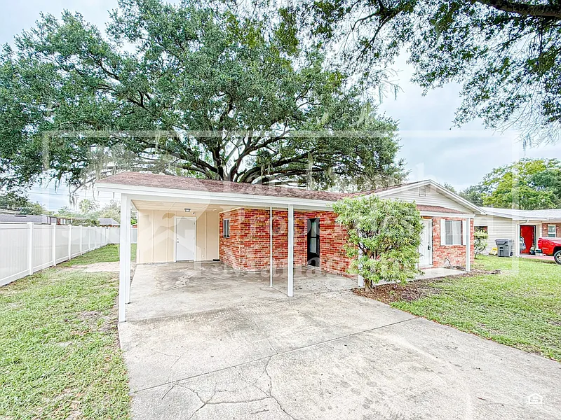 3 bed, 1.5 bath, 1234 sqft, $1,800 — Photo 2
