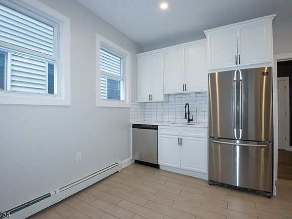 2nd image of 19 Northfield Ave