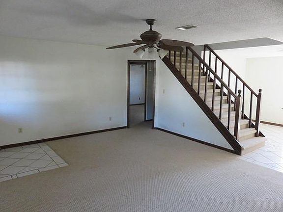 4th image of 5939 Somerset Dr