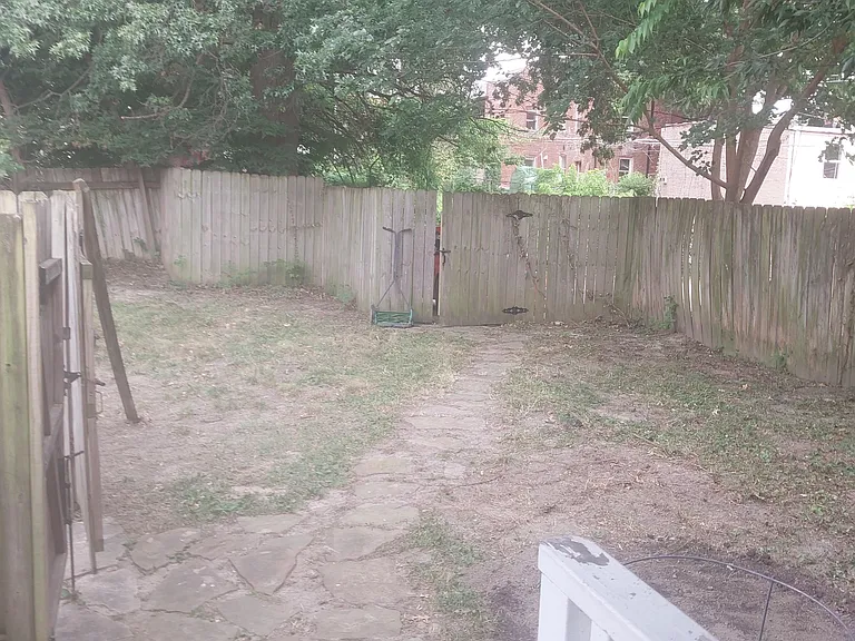 2616 Indiana Ave — Photo 9
