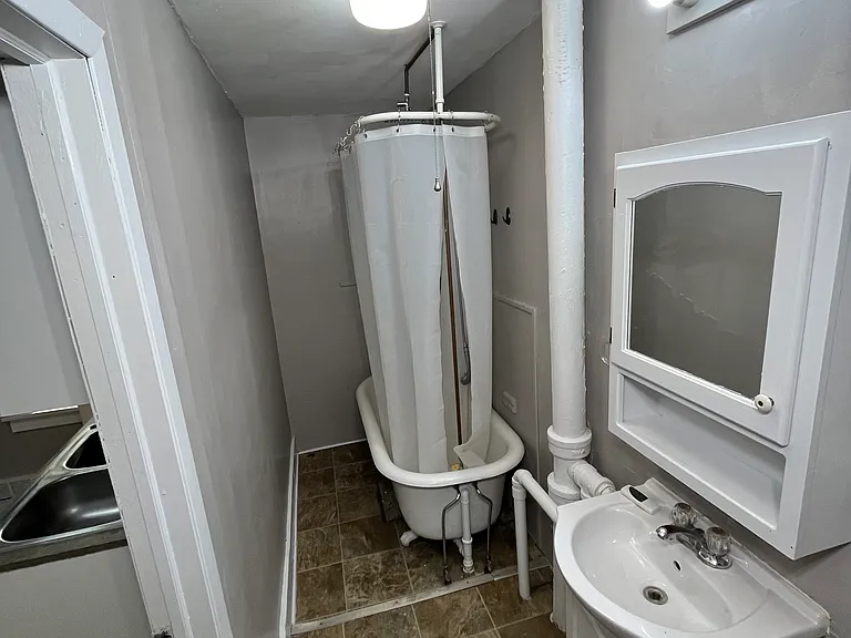 505 Beaumont St — Photo 9