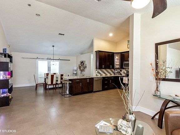 3rd image of 675 Courtland Blvd