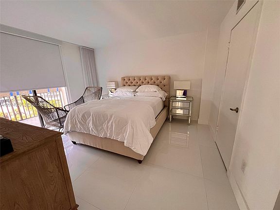 4th image of 540 Brickell Key Dr APT 919