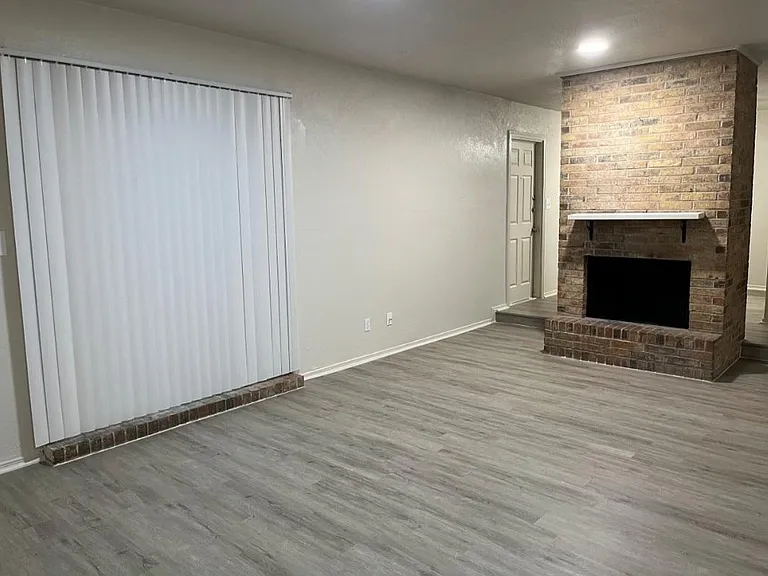 5014 Inverness Ave — Photo 2