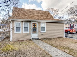 71 River Dr, Toms River, NJ