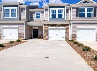 82 Creekview Rd, Hendersonville, NC 28792