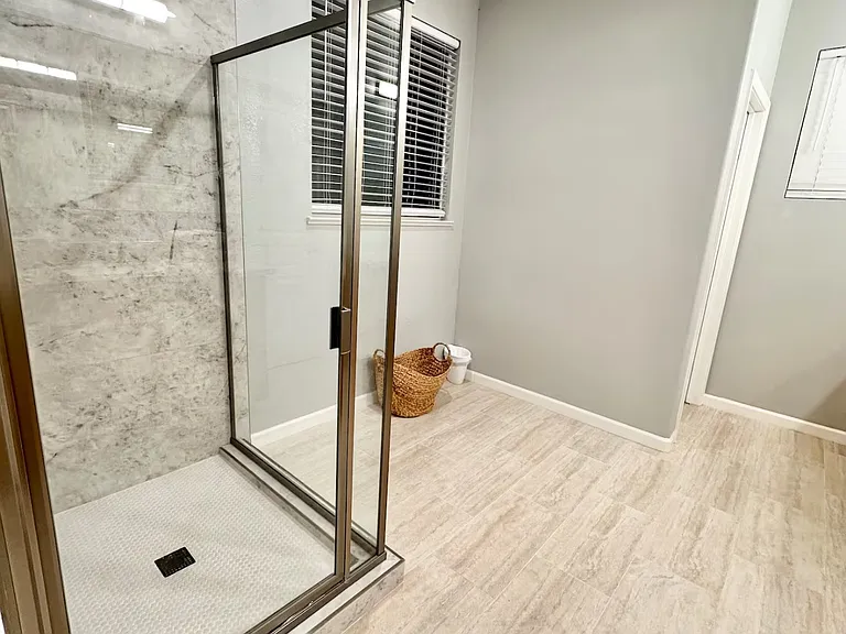 1226 Laurel Park Cir — Photo 5
