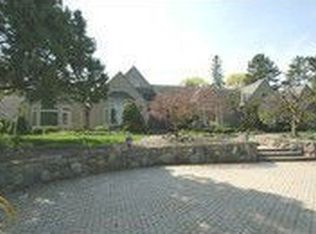 267 Woodberry Dr, Bloomfield Hills, MI 48304