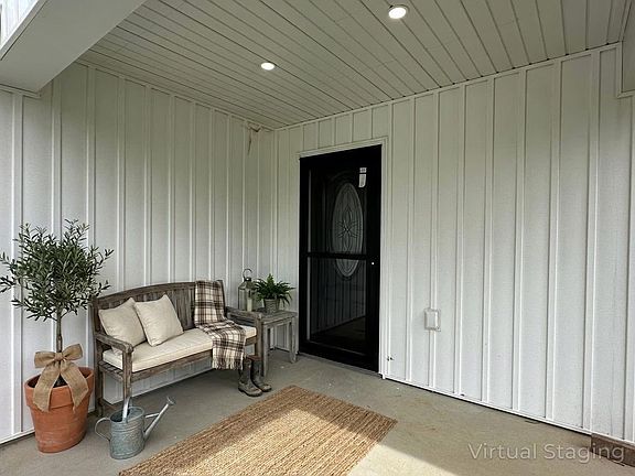 2nd image of 528 W 3rd St