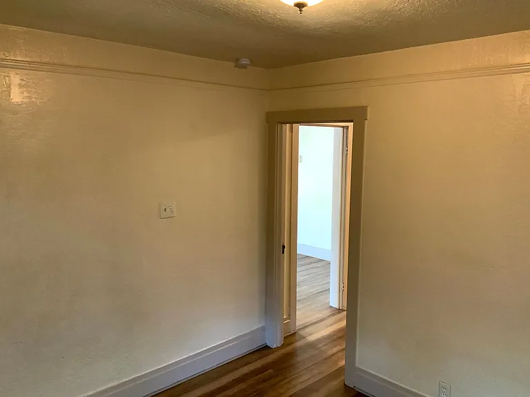 402 G St — Photo 14