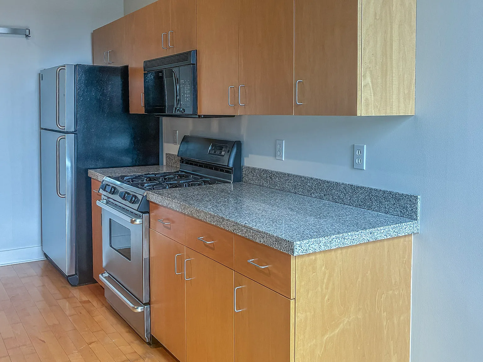 Studio, 709 sqft, $1,495 — Photo 3