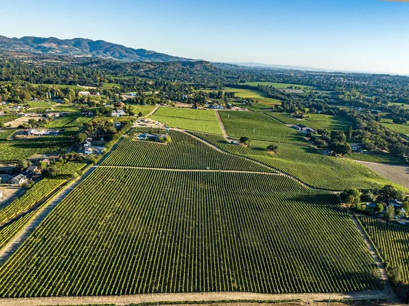 1095 Hardman Avenue, Napa, CA 94558