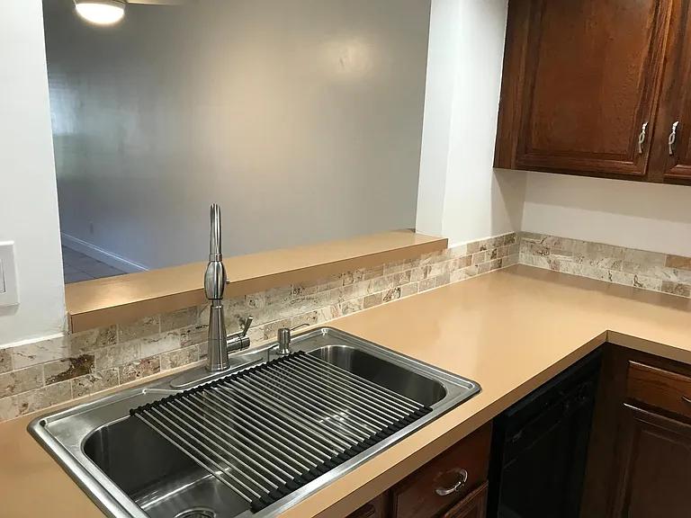 2032 N Carpenter Rd — Photo 30