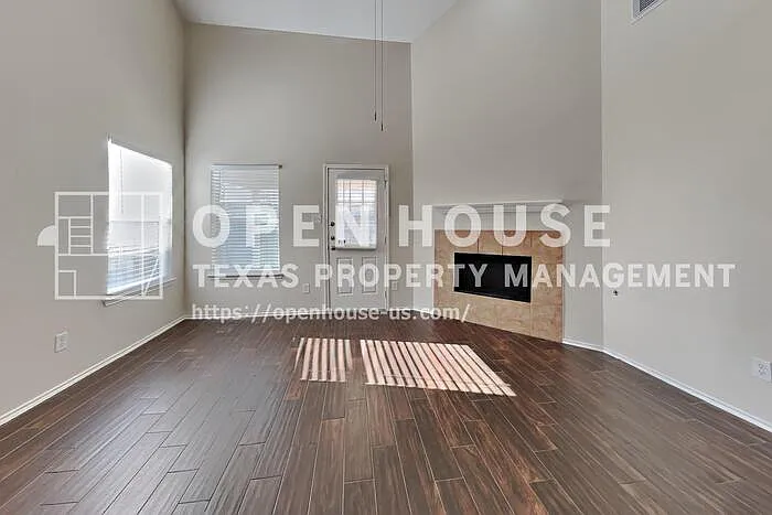 4 bed, 2.0 bath, 2530 sqft, $2,450 — Photo 3