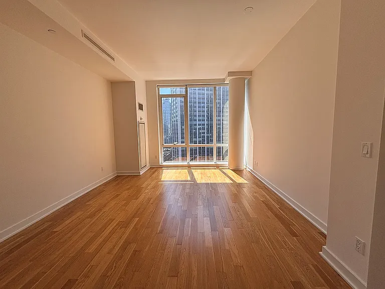 885 6th Ave #24B — Photo 1