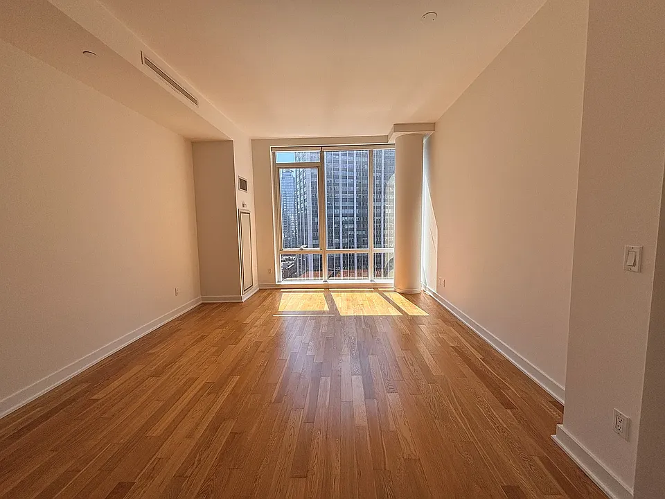 885 6th Ave #24B