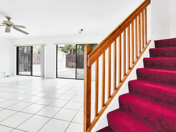 111 Weybridge Circle #D, Royal Palm Beach, FL 33411