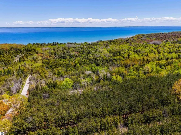 37 N Acres Cathead Bay Dr, Northport, MI 49670