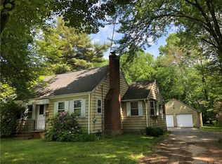 11 Applewood Rd, Bloomfield, CT 06002