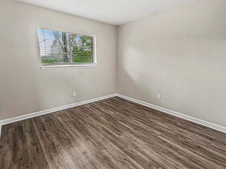 Green Valley Hoover Apartments — Photo 32