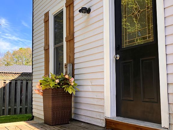 2nd image of 283 Margaret St