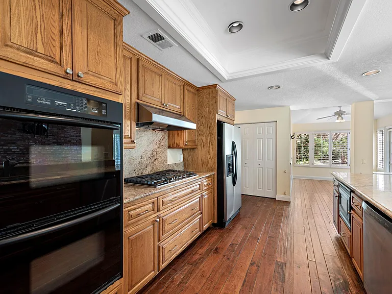 26841 Devonshire Rd — Photo 7