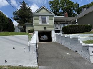 11 Front St, Dover, NJ 07801