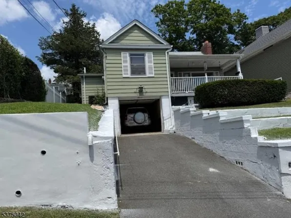 11 Front St, Dover Town, NJ 07801