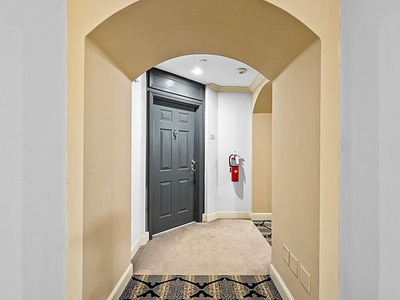 4th image of 233 S Federal Highway #509