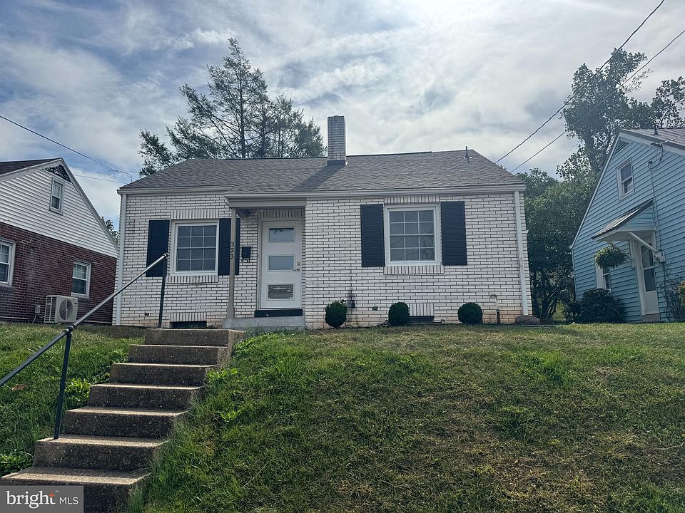 2nd image of 323 Lincoln Ave