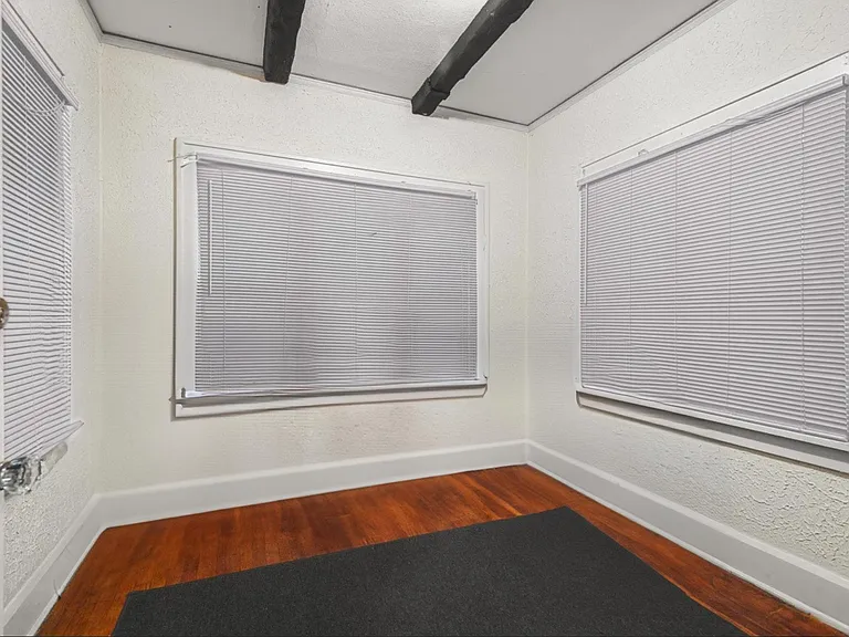 1930 Douglas St #4 — Photo 13