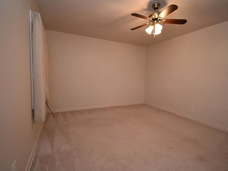 1707 Greer Dr — Photo 2