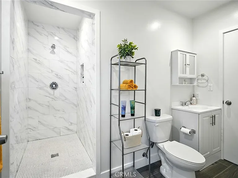 9221 Swinton Ave — Photo 5