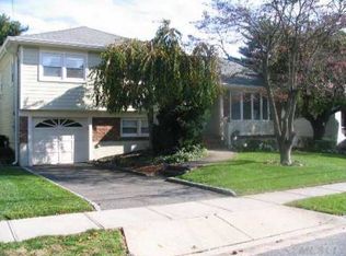 2783 3rd Pl, Baldwin, NY 11510