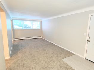 996 Grotto St N #7, Saint Paul, MN 55103