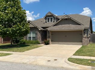 10421 S Kennedy St W, Jenks, OK 74037