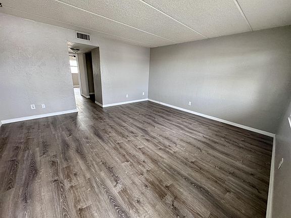 3rd image of 4064 Halifax Dr #11131518