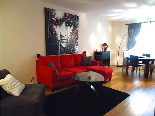 Rented by I & I New York | media 2