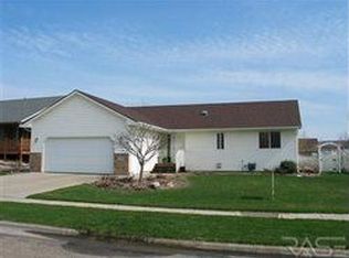 5012 E Brennan Dr, Sioux Falls, SD 57110