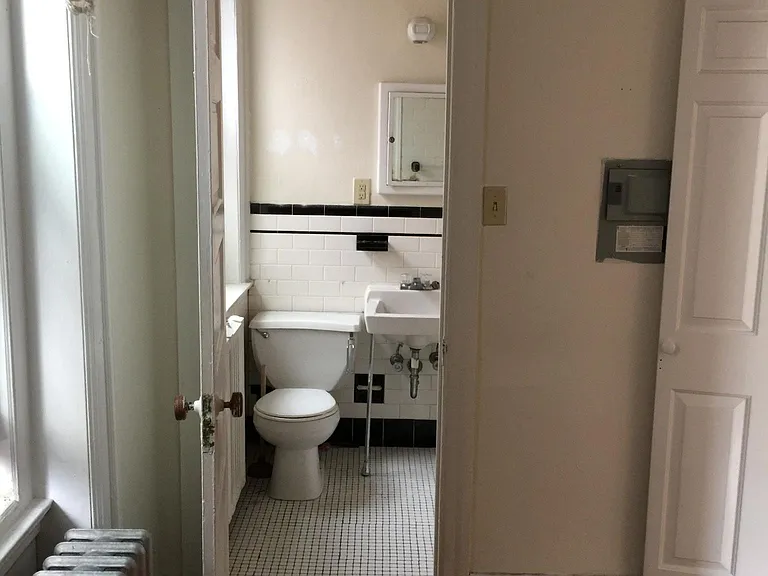 4211 Pine St #2F — Photo 10