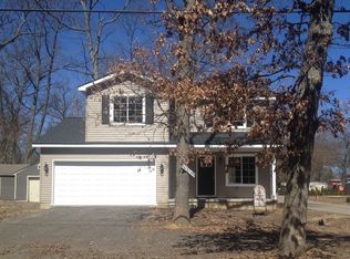 6310 Hatchery Rd, Waterford, MI 48329