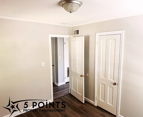 601 W Glendale St — Photo 24