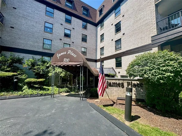 800 Brick Mill Run APT 623, Westlake, OH 44145