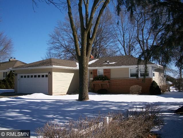 1st image of 109 Sunrise Ave N