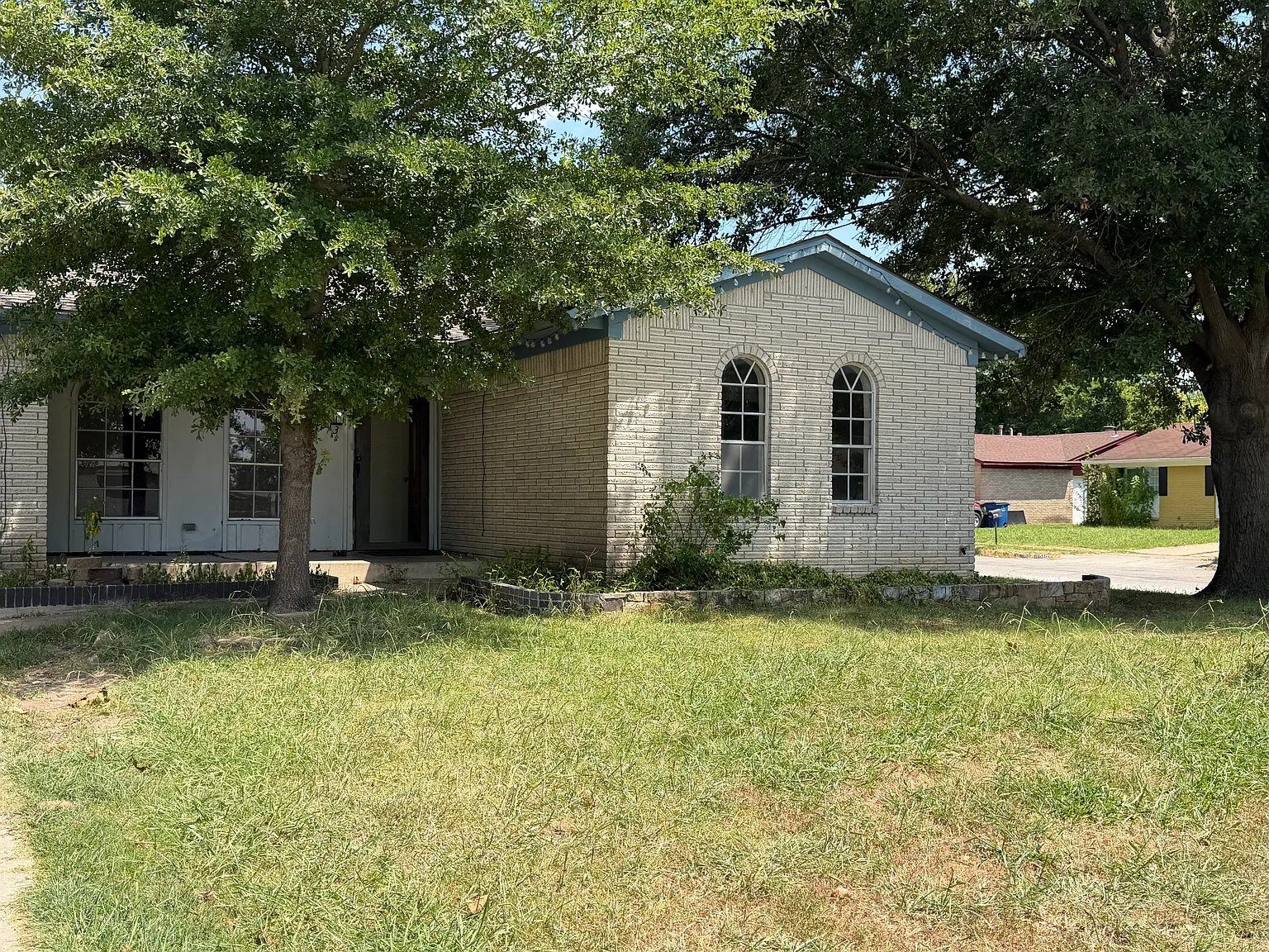 3 bed, 1851 sqft, $1,495 — Photo 1