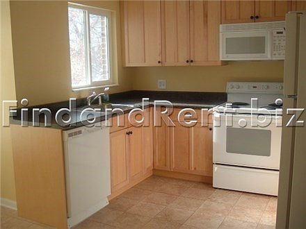 4th image of 2616 E Yermo Ave