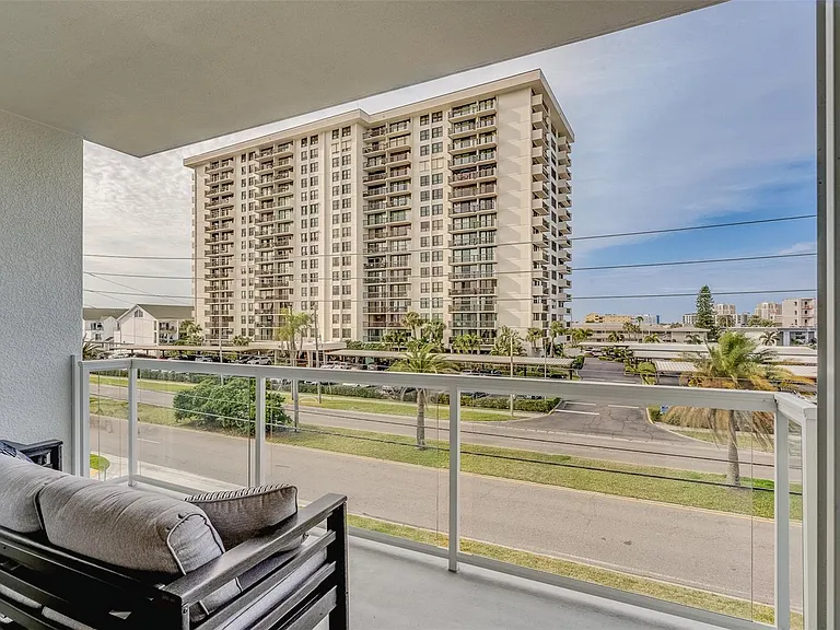 415 Island Way #311 — Photo 2
